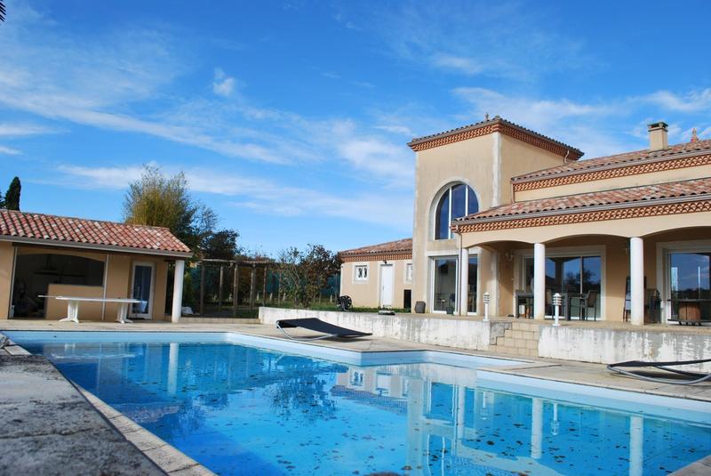 Villa - 238 m² - 6 pièces
