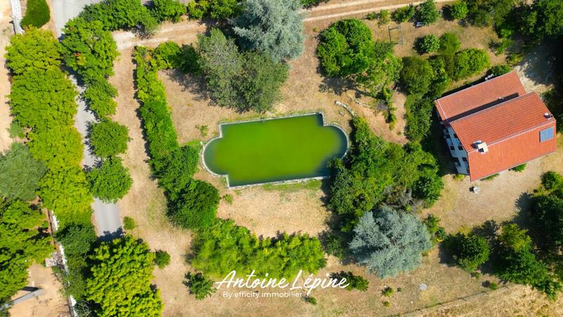 Maison - 182 m² - 9 pièces