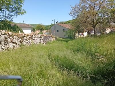 Terrain constructible - 1 100 m²