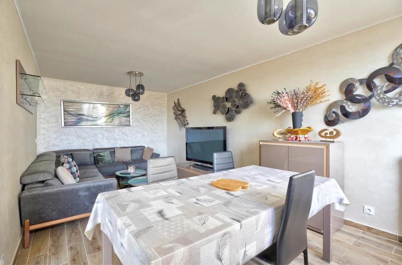 Appartement - 79 m² - 3 pièces