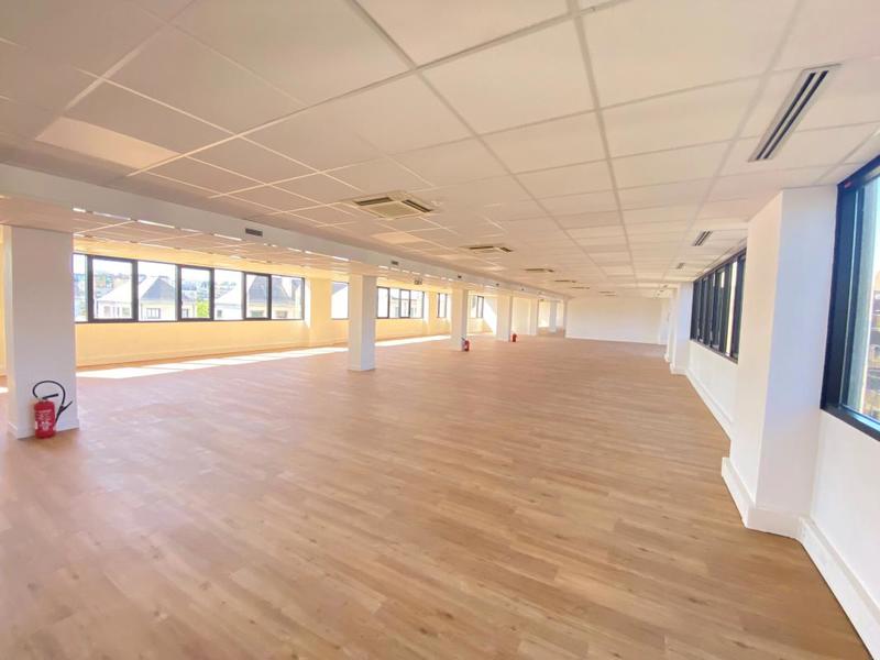 Bureau - 1 172 m²
