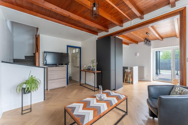 Maison - 187 m² - 9 pièces