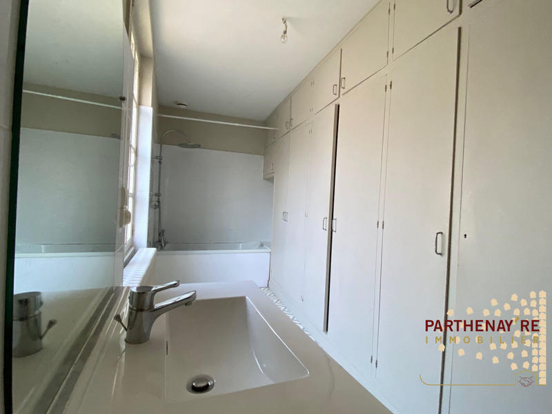 Maison - 220 m² - 8 pièces