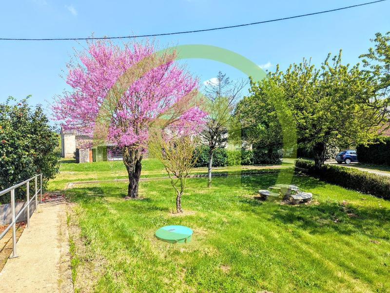 Maison - 331 m² - 11 pièces