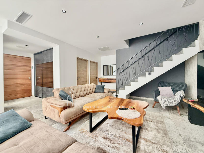 Villa - 165 m² - 7 pièces