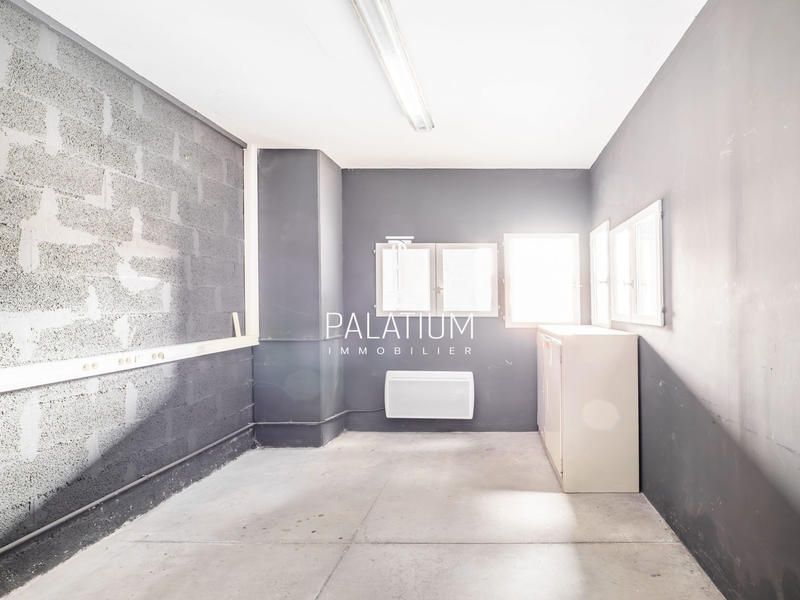 Local commercial - 112 m² - 2 pièces