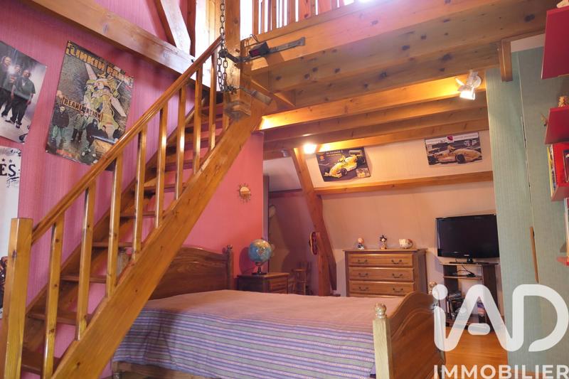 Maison - 255 m² - 8 pièces