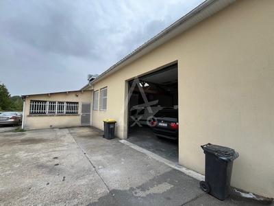 Local d'activités - 730 m²