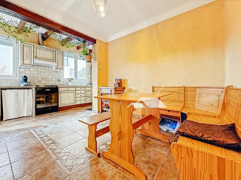 Appartement - 140 m² - 6 pièces