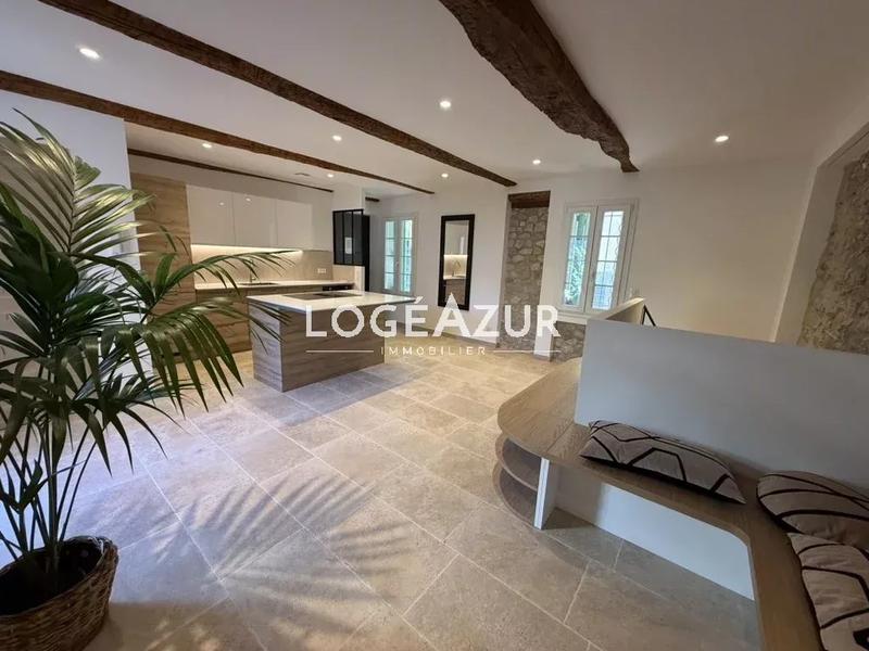 Appartement - 106 m² - 5 pièces