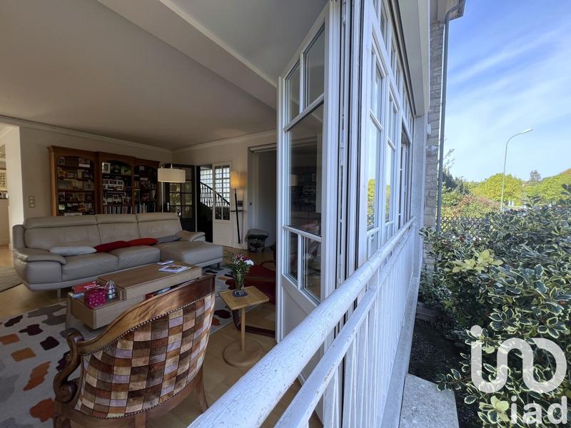 Maison - 263 m² - 9 pièces