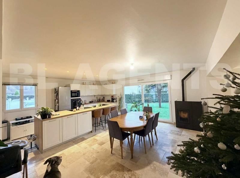 Maison - 145 m² - 6 pièces