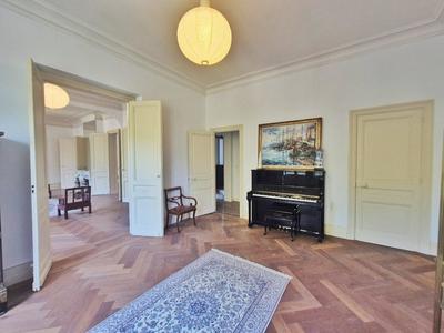 Appartement bourgeois - 330 m² - 10 pièces