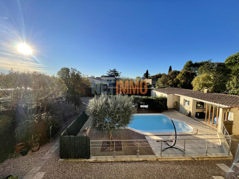 Villa - 200 m² - 9 pièces