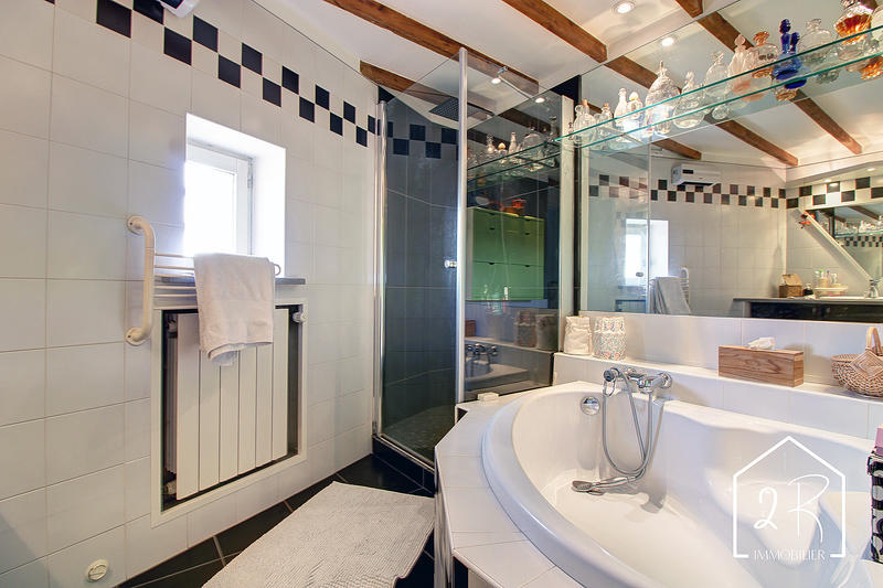 Maison - 191 m² - 7 pièces