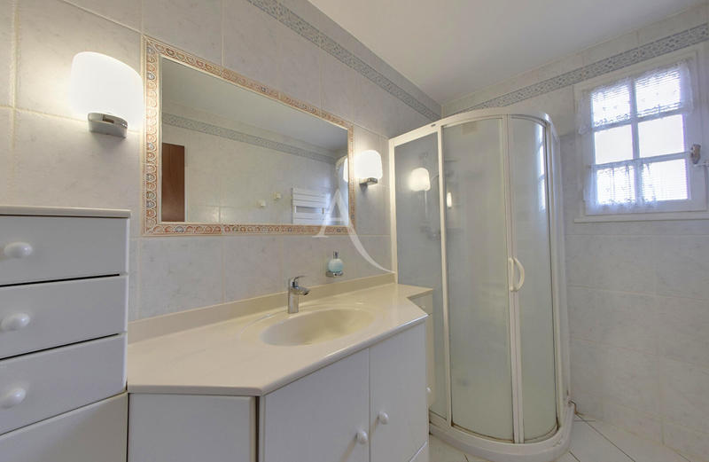 Maison - 141 m² - 6 pièces