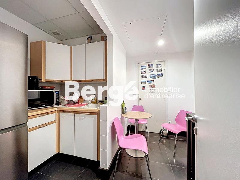 Local commercial - 235 m² - 18 pièces