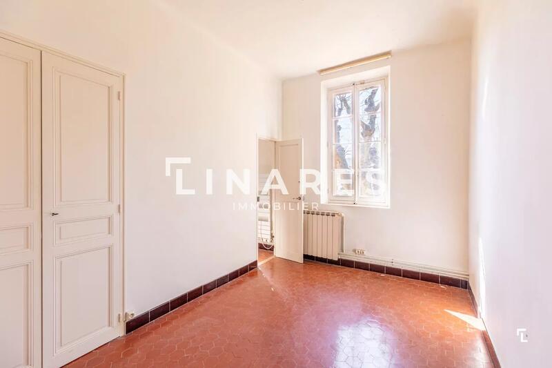 Maison - 263 m² - 9 pièces