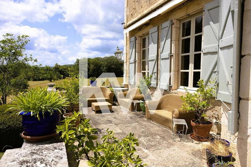 Château - 677 m² - 20 pièces