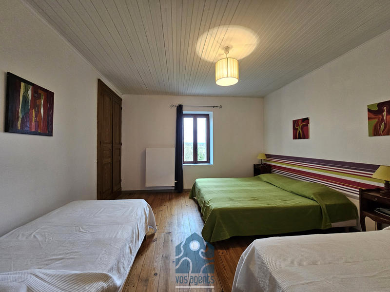 Propriété - 300 m² - 9 pièces