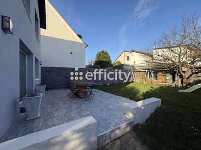 Pavillon - 120 m² - 5 pièces