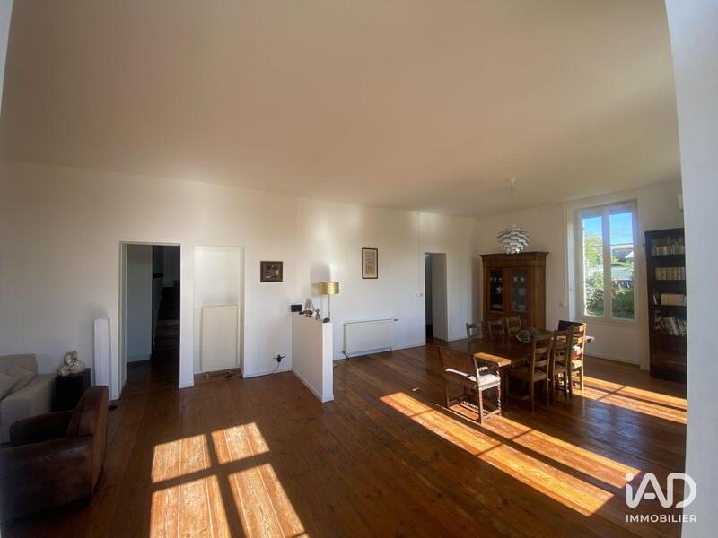 Maison - 300 m² - 6 pièces