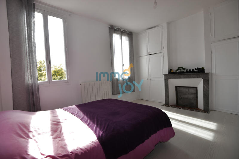 Maison - 212 m² - 8 pièces