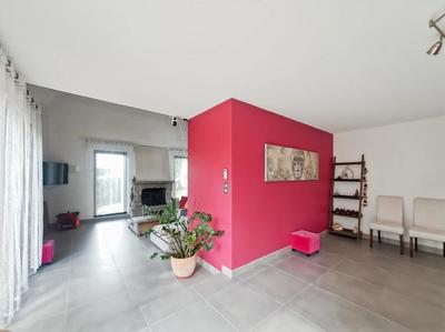Maison - 228 m² - 5 pièces