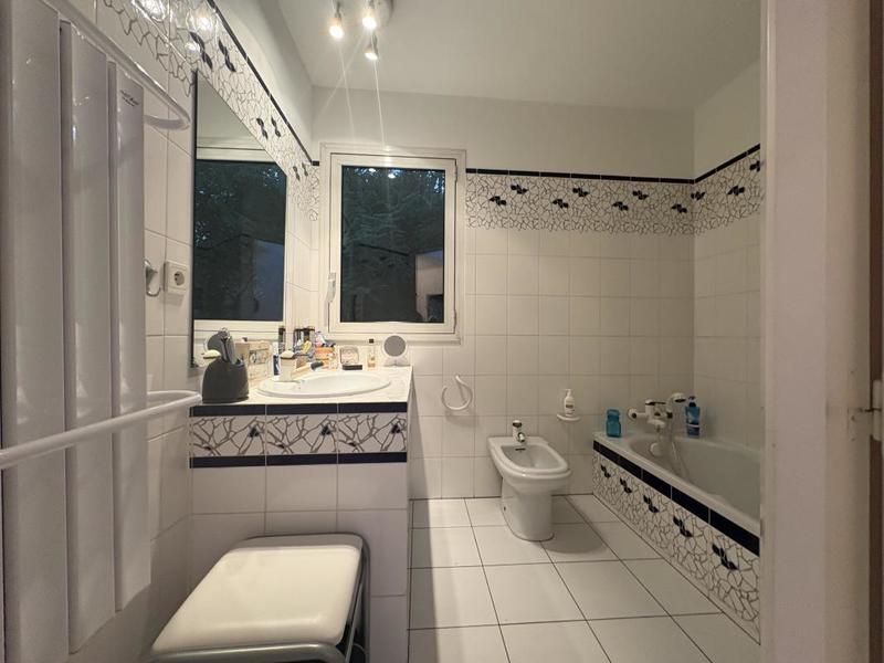 Maison - 195 m² - 7 pièces