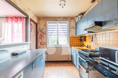 Maison - 92 m² - 5 pièces