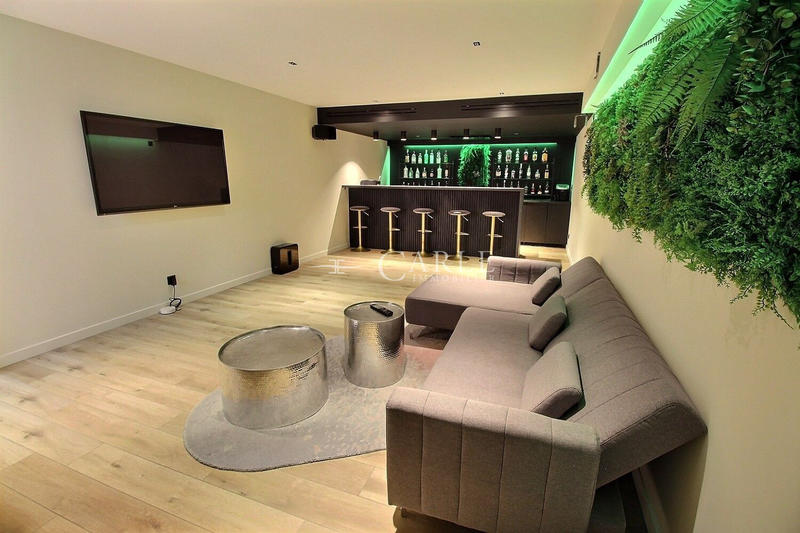 Maison contemporaine - 220 m² - 6 pièces