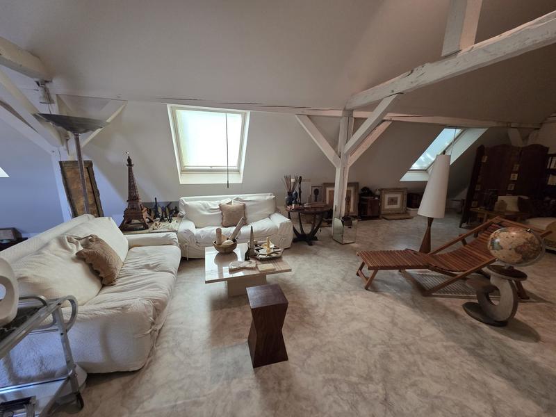 Maison - 230 m² - 6 pièces