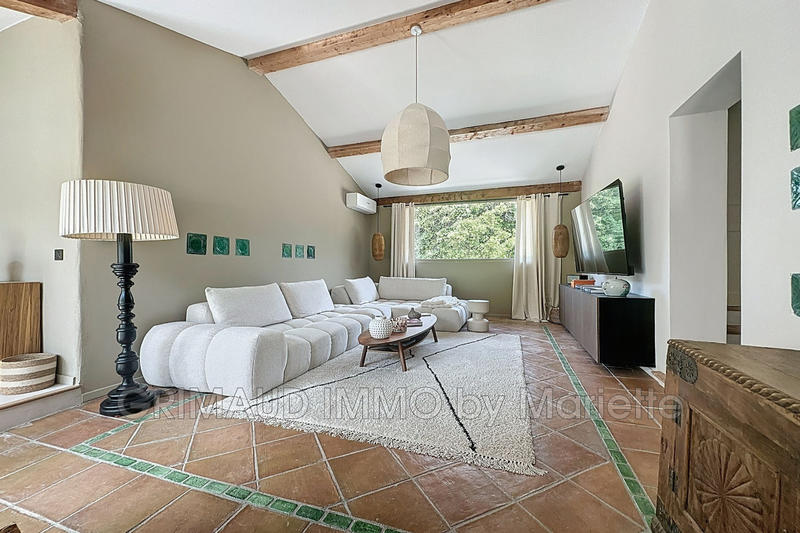 Villa - 197 m² - 6 pièces