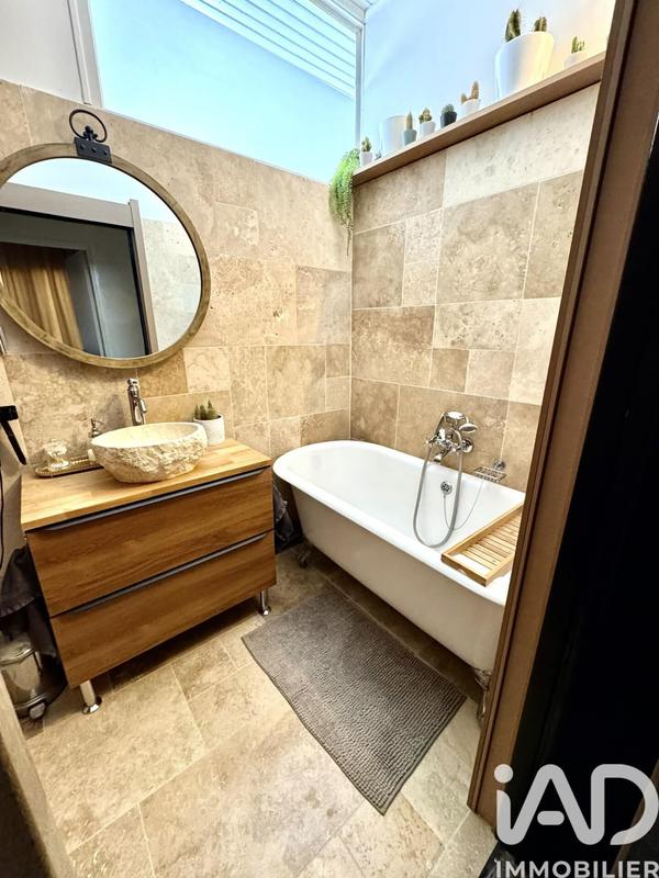 Maison - 320 m² - 10 pièces