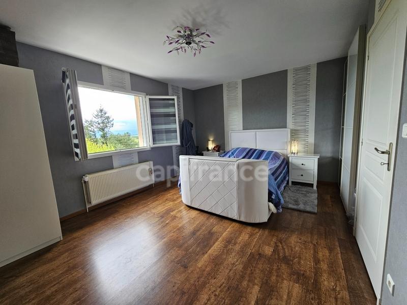 Maison - 151 m² - 5 pièces