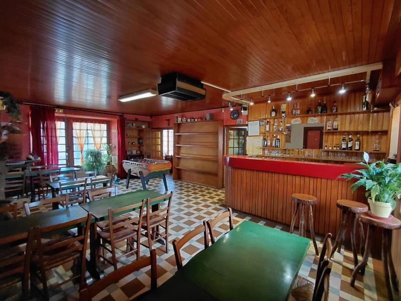 Maison - 250 m² - 10 pièces