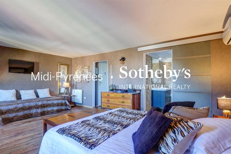 Maison - 620 m² - 15 pièces