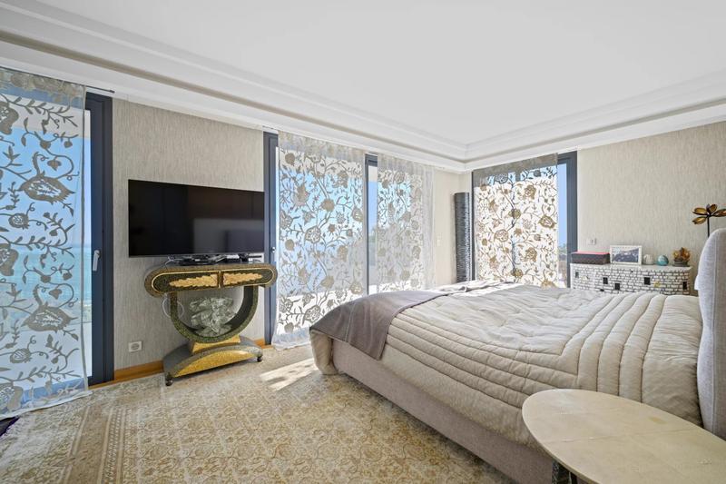 Villa - 300 m² - 9 pièces