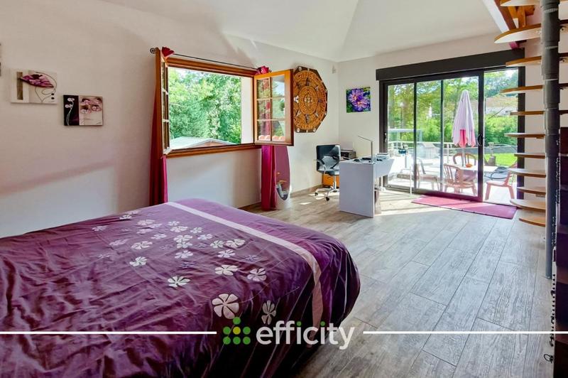 Maison - 354 m² - 10 pièces