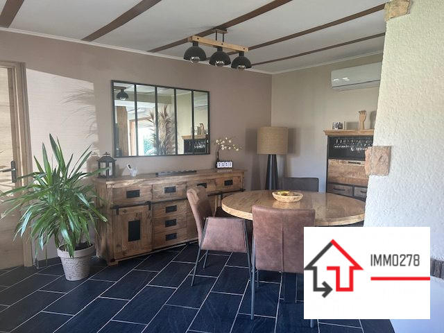 Maison - 250 m² - 9 pièces