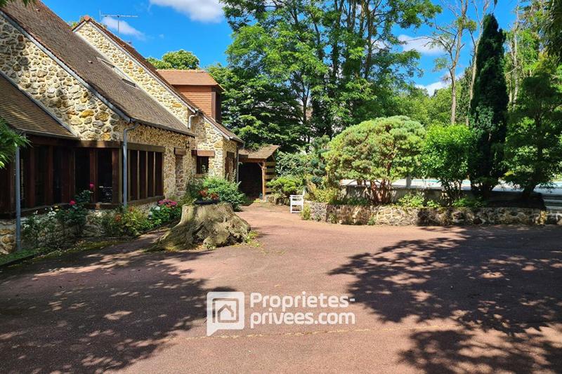 Maison - 205 m² - 8 pièces