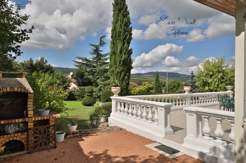 Maison - 238 m² - 6 pièces