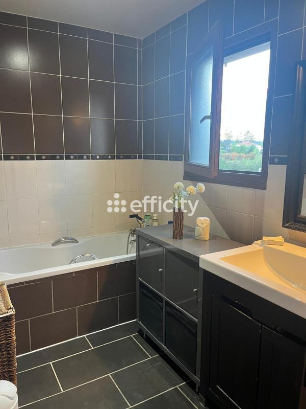 Pavillon - 90 m² - 4 pièces