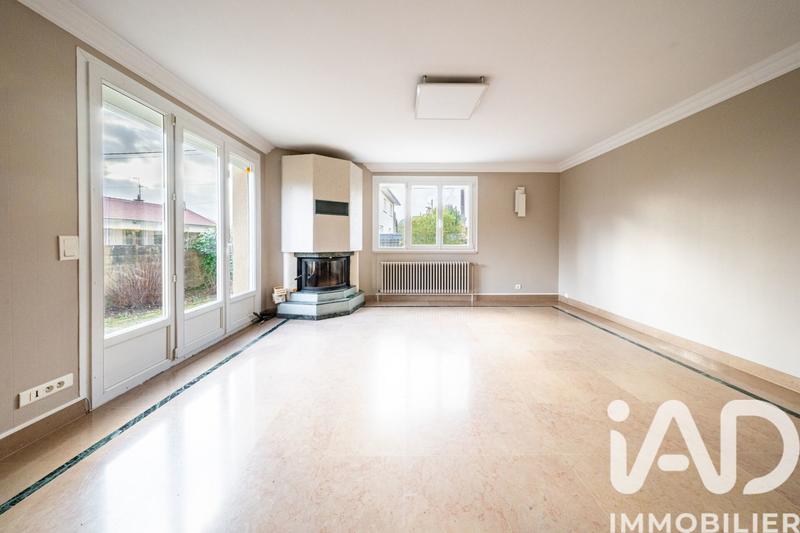 Maison - 221 m² - 7 pièces