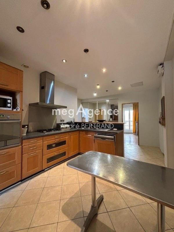 Appartement - 149 m² - 5 pièces