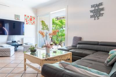 Maison - 210 m² - 8 pièces