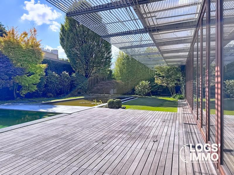 Maison contemporaine - 245 m² - 7 pièces