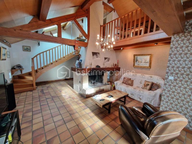 Maison - 249 m² - 12 pièces