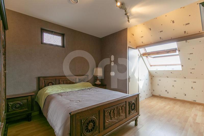 Maison - 177 m² - 7 pièces