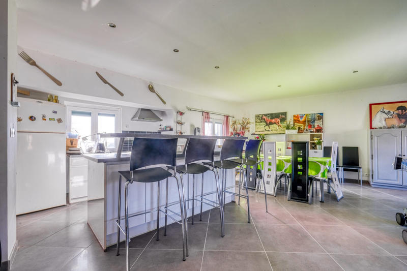 Maison - 261 m² - 8 pièces